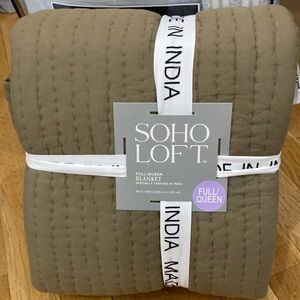 Soho Loft Full/Queen Green Quilt 90”-90” New with tag.Cotton
